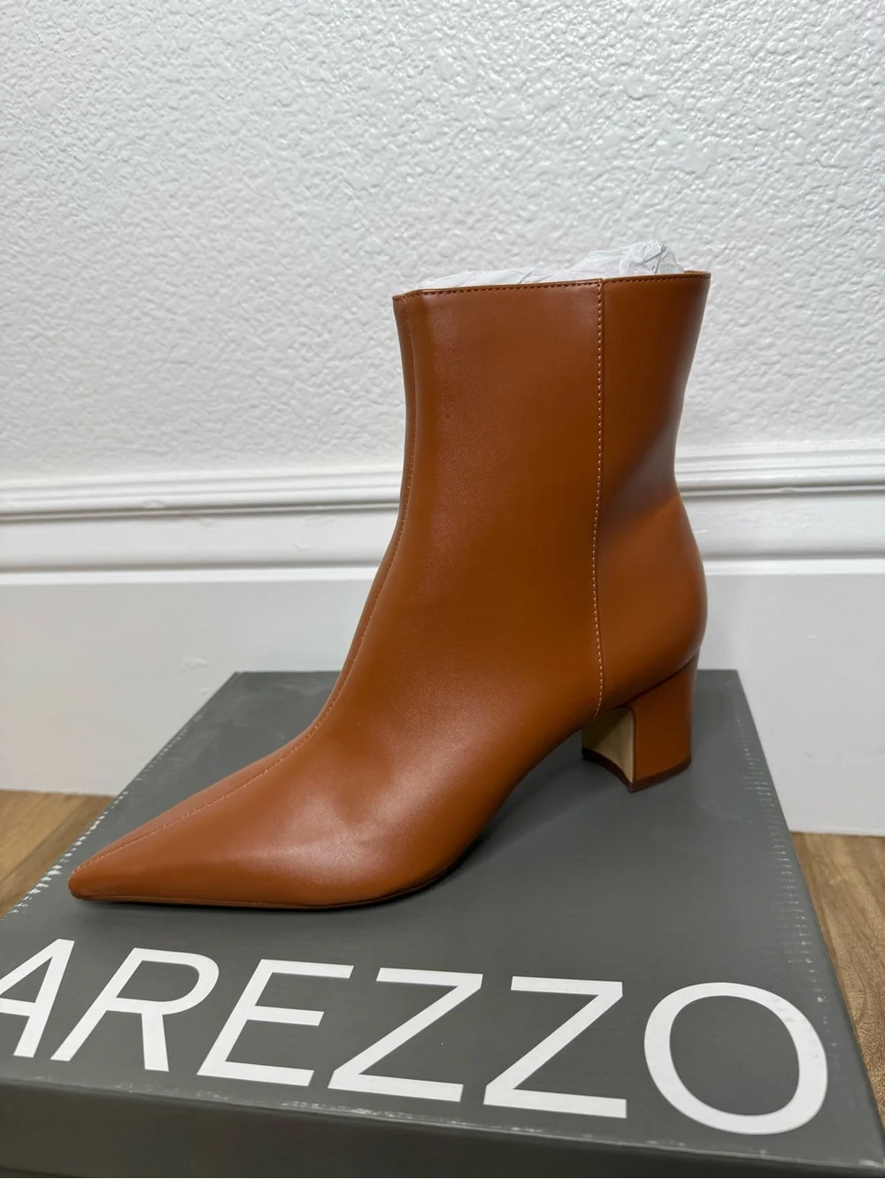 NWT Womens Arezzo Jenna mid block leather boot